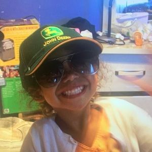 Meet your Posher, Izzy